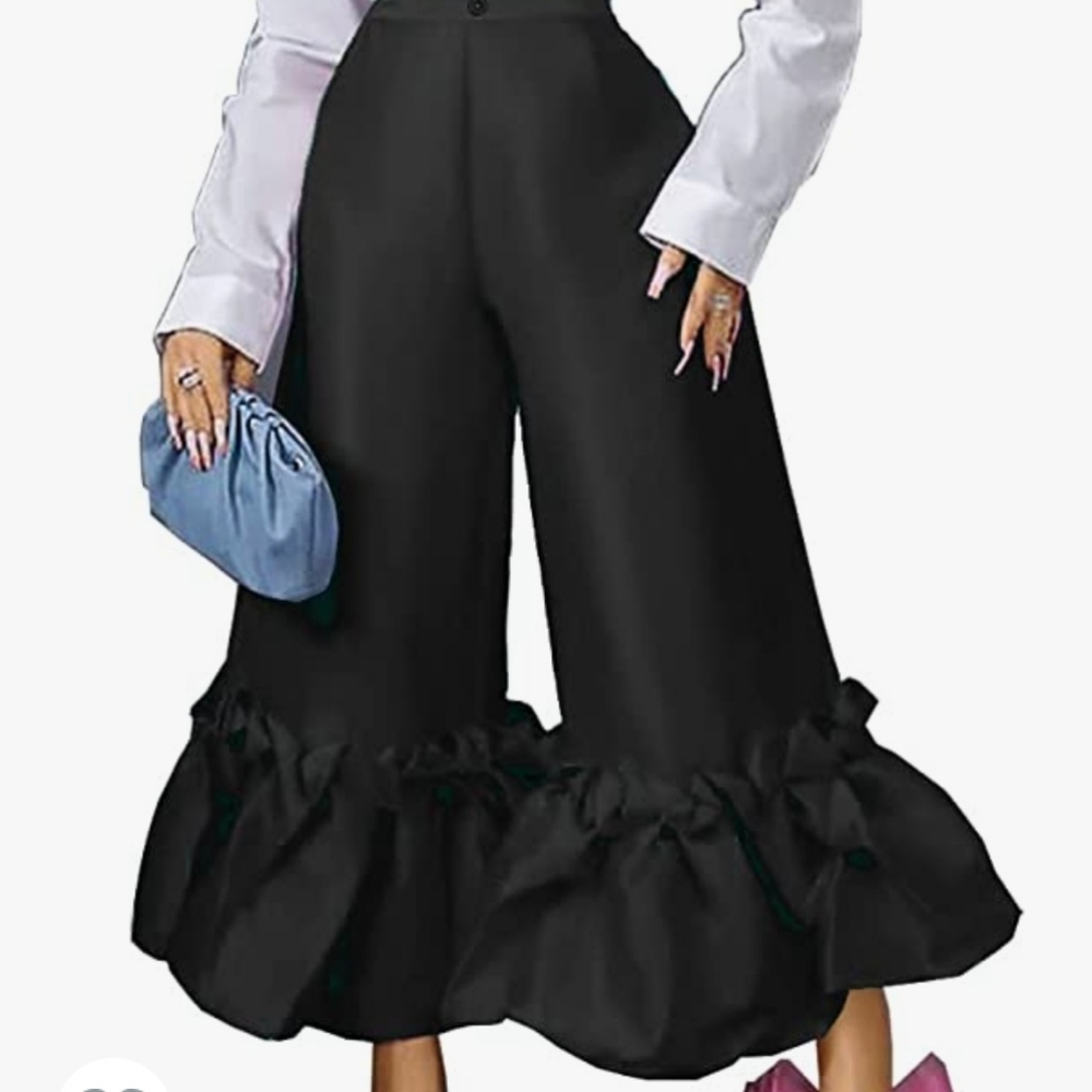 Size 3x high waisted bell bottom pants with ruffle. NWT
